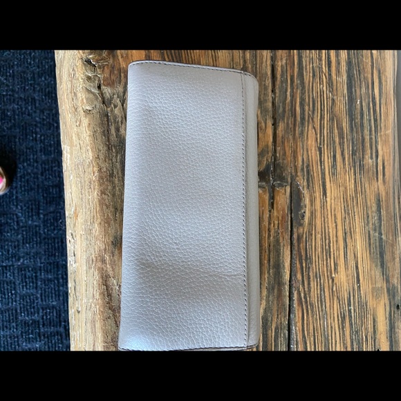 Michael Kors Wallet - Picture 2 of 4